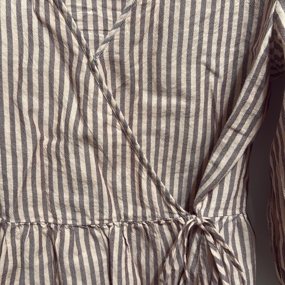 Madewell Sweet Tulip Puff-Sleeve Wrap Top - Picture 5 of 5